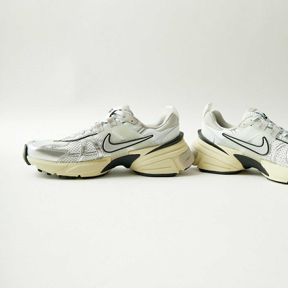 NIKE [ナイキ] ウィメンズ V2K ラン [FD0736] 100 ｻﾐｯﾄﾎﾜ