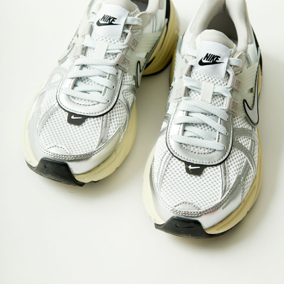 NIKE [ナイキ] ウィメンズ V2K ラン [FD0736] 100 ｻﾐｯﾄﾎﾜ