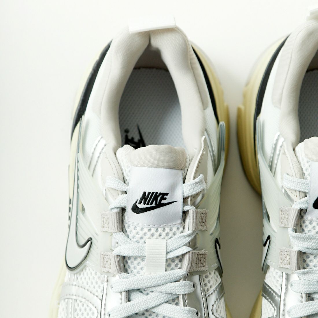 NIKE [ナイキ] ウィメンズ V2K ラン [FD0736] 100 ｻﾐｯﾄﾎﾜ