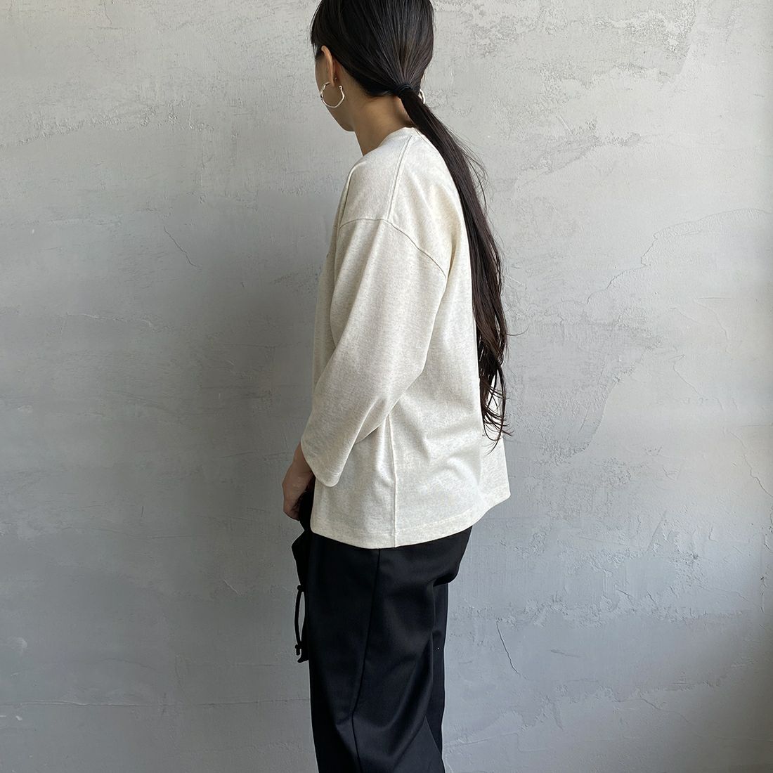 DANTON [ダントン] ソリッド クルーネックプルオーバー [DT-C0131TCB] H.IVORY &&モデル身長：156cm 着用サイズ：S&&