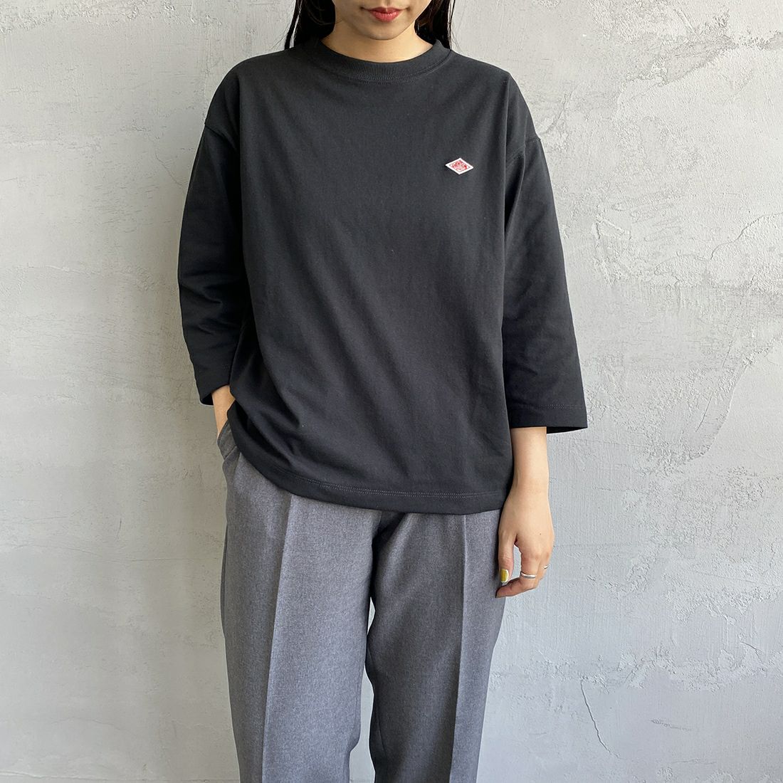 DANTON [ダントン] ソリッド クルーネックプルオーバー [DT-C0131TCB] BLACK &&モデル身長：156cm 着用サイズ：S&&