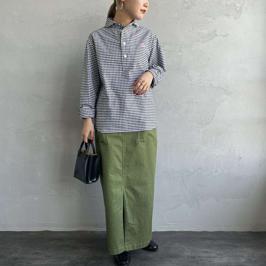 DANTON [ダントン] ラウンドカラー オックスフォードシャツ [DT-B0281OXP] BLK/WHT GN &&モデル身長：156cm 着用サイズ：36&&