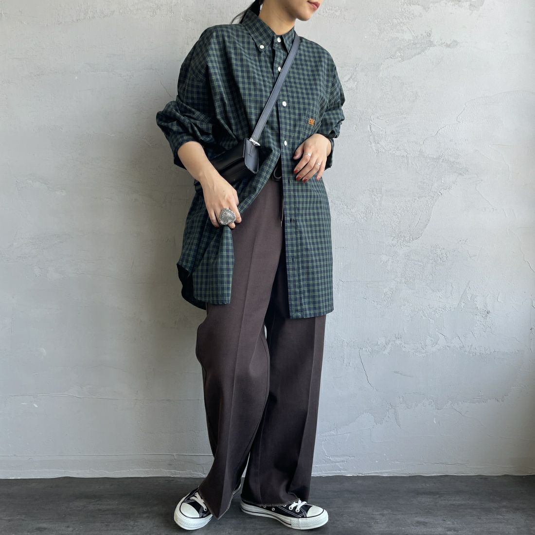 Dickies [ディッキーズ] 別注 ヴィンテージワークパンツ [243M40IN01-JF] DB DARK BR &&モデル身長：156cm 着用サイズ：S&&