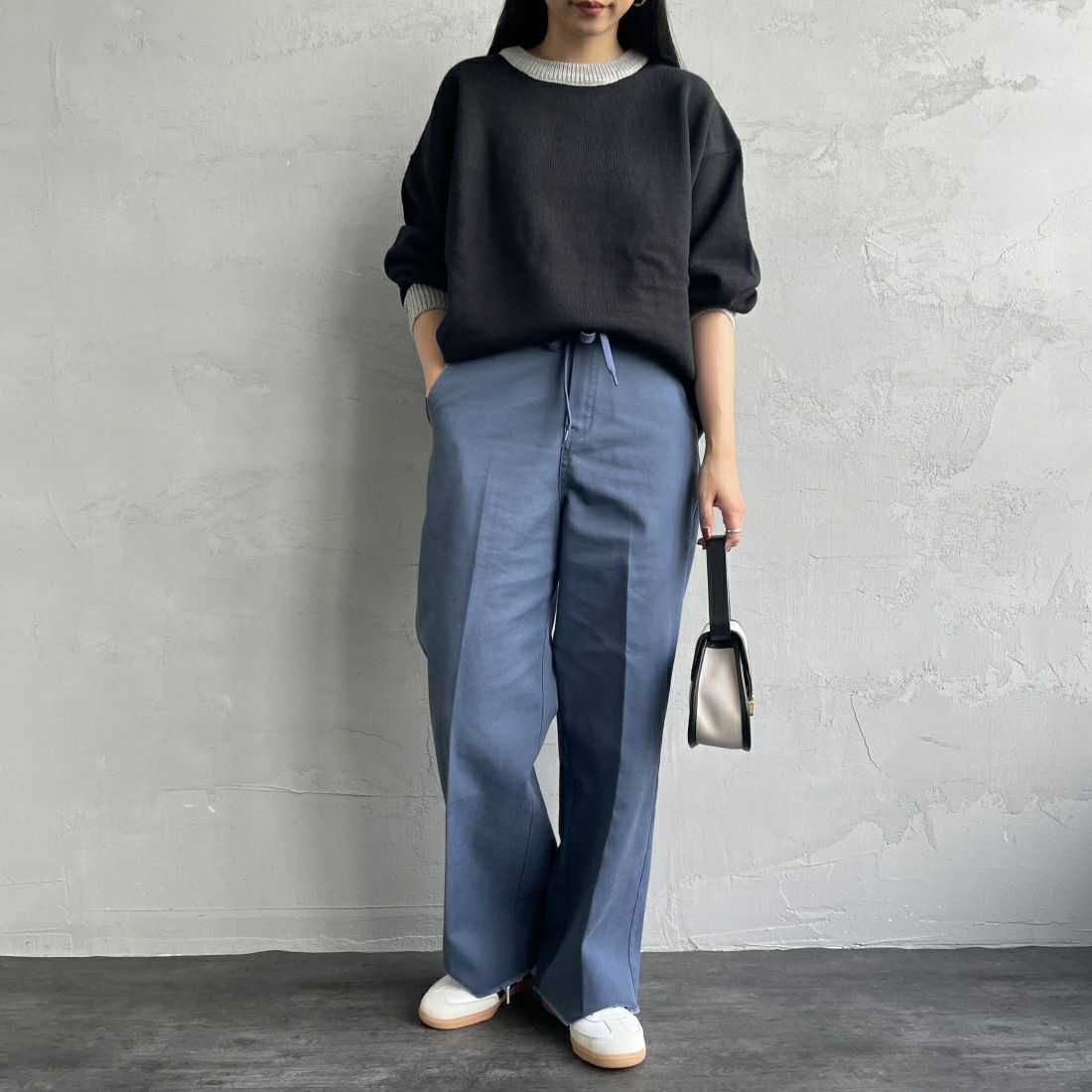 Dickies [ディッキーズ] 別注 ヴィンテージワークパンツ [243M40IN01-JF] AF BLUE &&モデル身長：156cm 着用サイズ：S&&