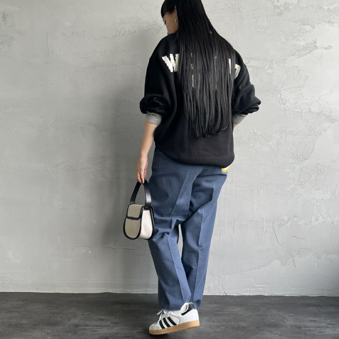 Dickies [ディッキーズ] 別注 ヴィンテージワークパンツ [243M40IN01-JF] AF BLUE &&モデル身長：156cm 着用サイズ：S&&