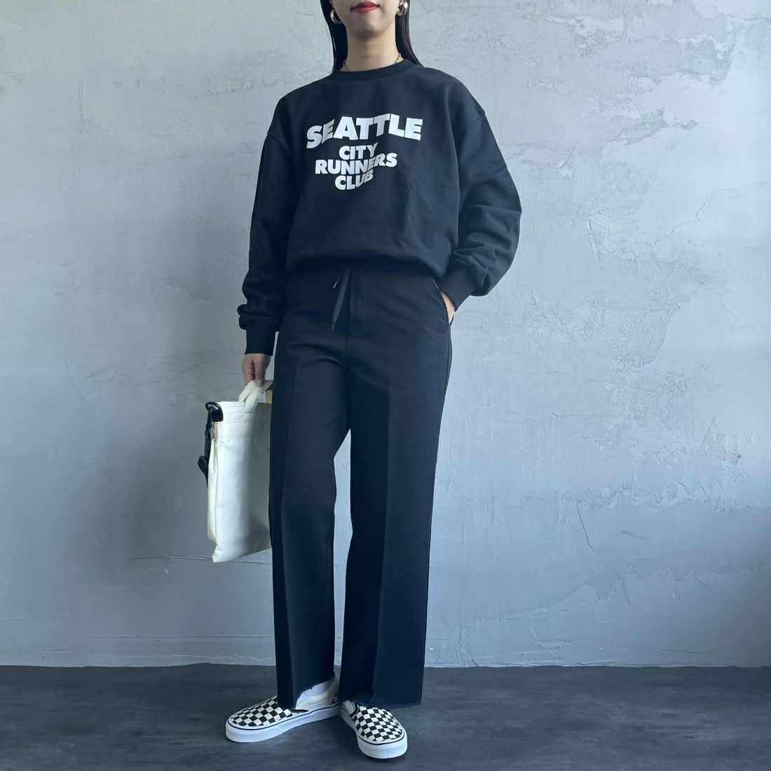 Dickies [ディッキーズ] 別注 ヴィンテージワークパンツ [243M40IN01-JF] BK BLACK &&モデル身長：163cm 着用サイズ：S&&