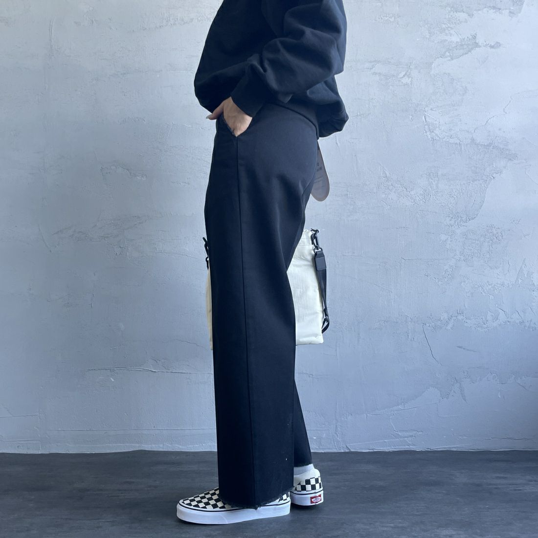 Dickies [ディッキーズ] 別注 ヴィンテージワークパンツ [243M40IN01-JF] BK BLACK &&モデル身長：163cm 着用サイズ：S&&