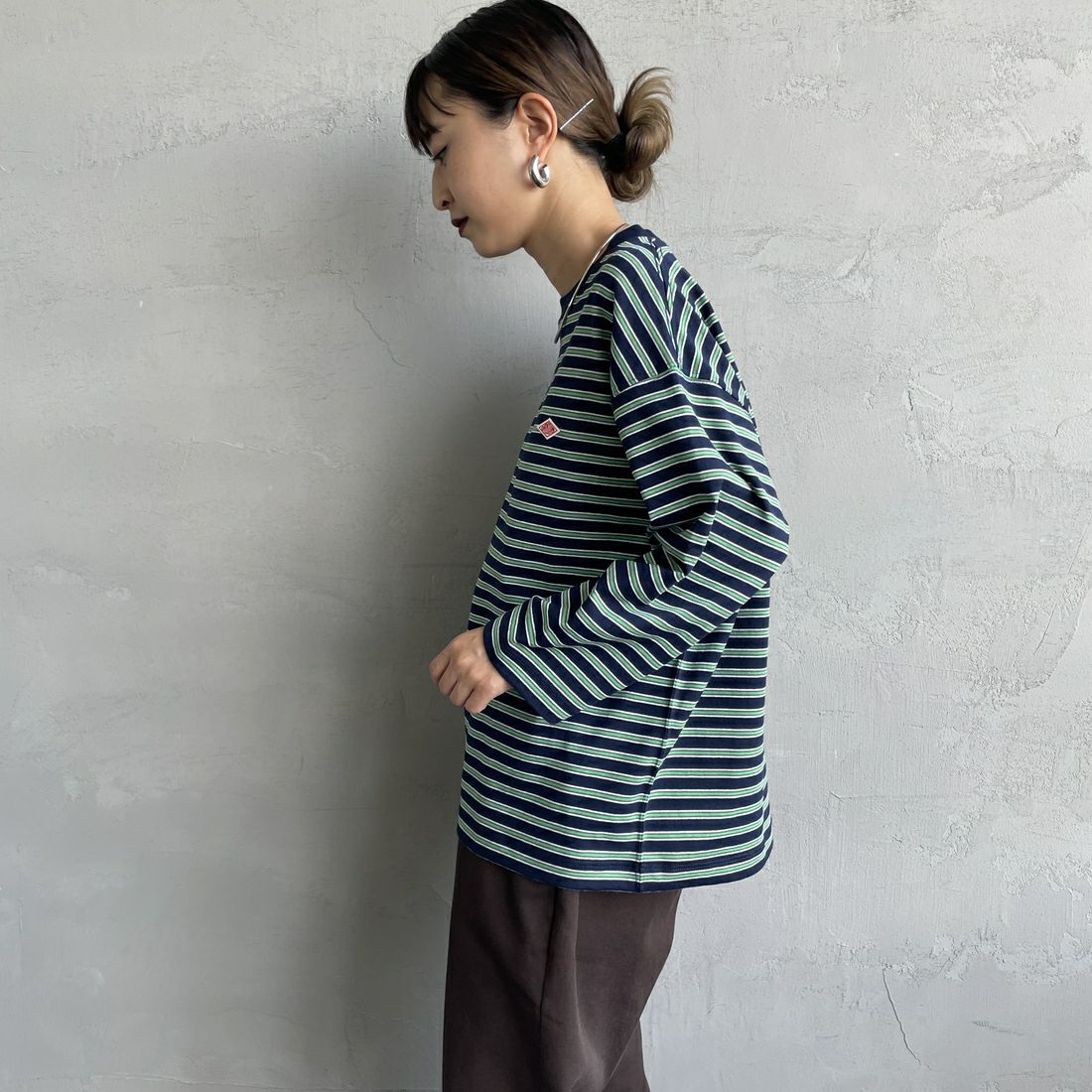 DANTON [ダントン] ストライプ クルーネックプルオーバー [DT-C0131TCB] NVY/GRN MT &&モデル身長：150cm 着用サイズ：S&&