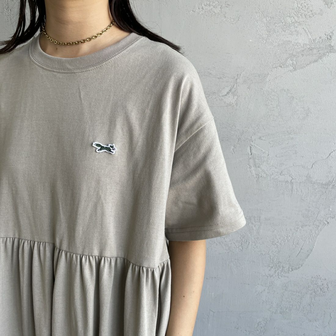 THE FOX [ザフォックス] 別注 ウエスト切り替え マキシ丈ギャザーワンピース [JF24SS-07-JF] ｸﾞﾚｰｼﾞｭ &&モデル身長：163cm 着用サイズ：M&&