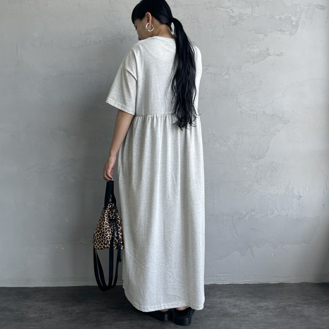 THE FOX [ザフォックス] 別注 ウエスト切り替え マキシ丈ギャザーワンピース [JF24SS-07-JF] ﾓｸｸﾞﾚｰ &&モデル身長：156cm 着用サイズ：M&&