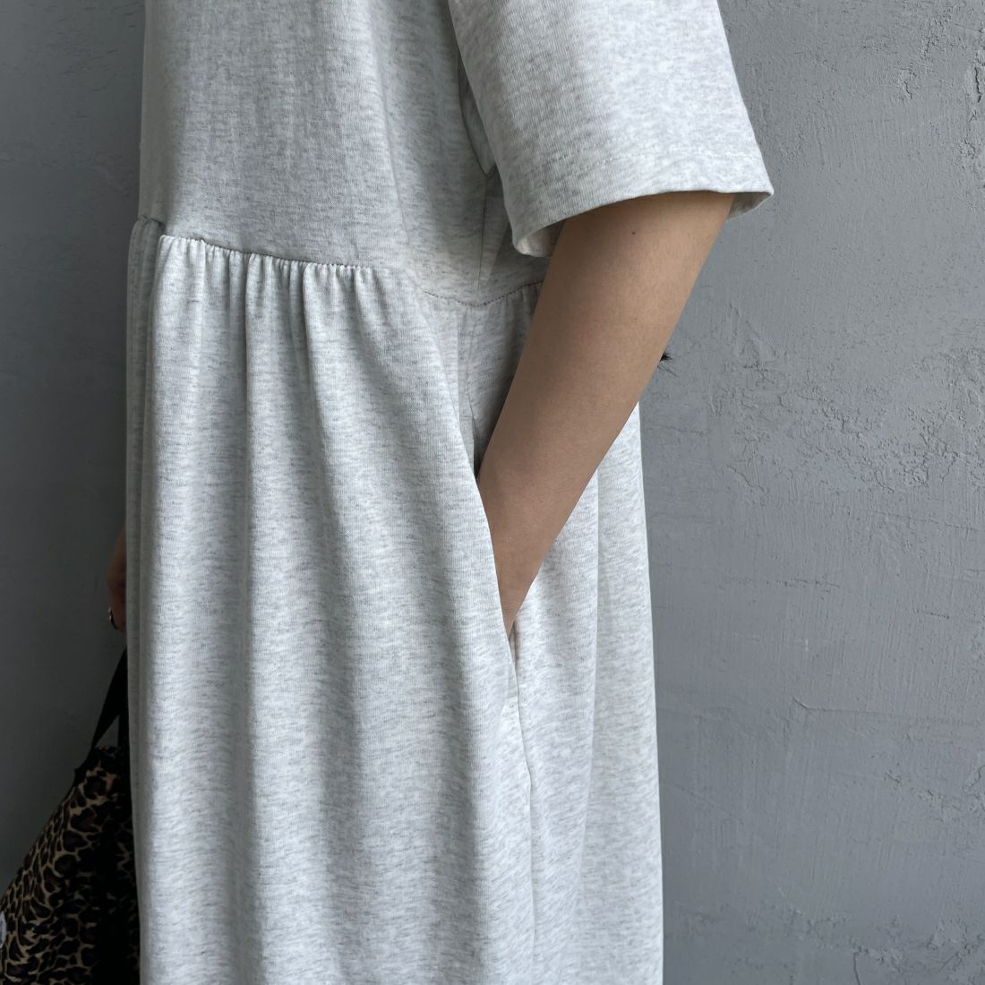THE FOX [ザフォックス] 別注 ウエスト切り替え マキシ丈ギャザーワンピース [JF24SS-07-JF] ﾓｸｸﾞﾚｰ &&モデル身長：156cm 着用サイズ：M&&