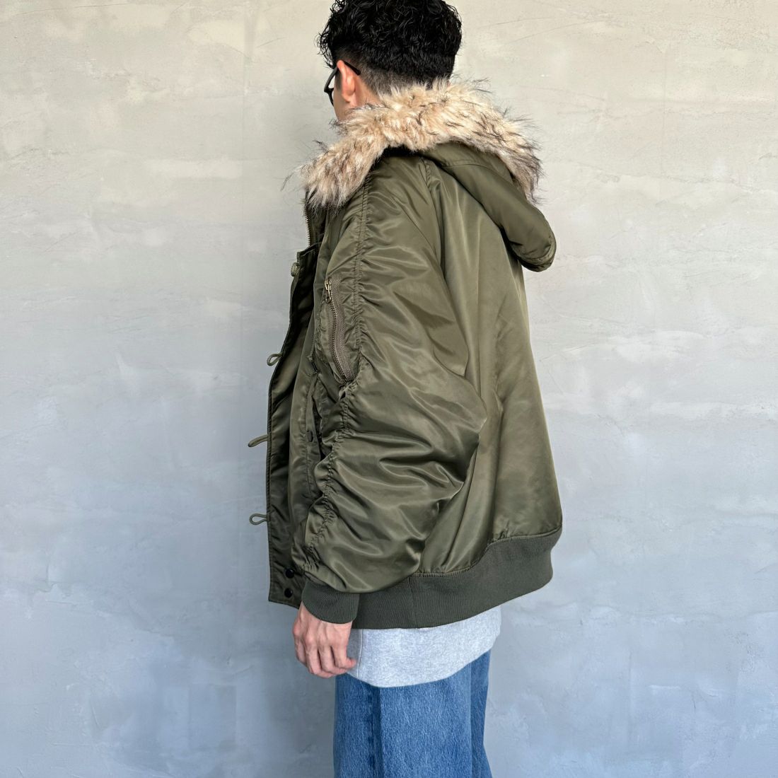 MILITARY [ミリタリー] 別注 N-2B オーバーサイズフライトジャケット [T-24789002-JF] KHAKI &&モデル身長：168cm 着用サイズ：L&&
