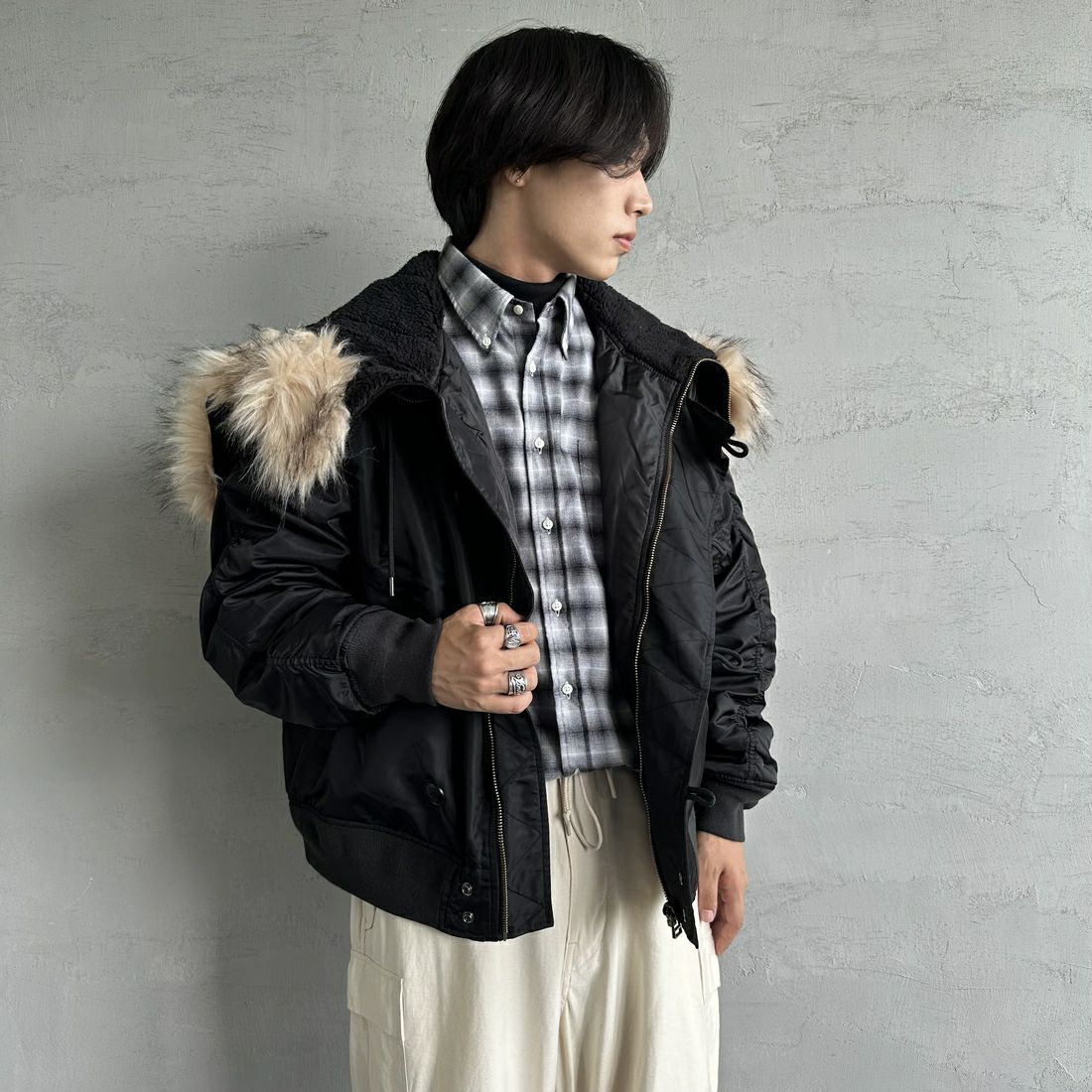 MILITARY [ミリタリー] 別注 N-2B オーバーサイズフライトジャケット [T-24789002-JF] BLACK &&モデル身長：179cm 着用サイズ：L&&