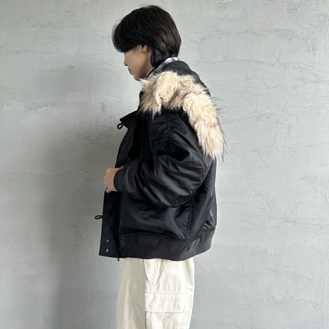 MILITARY [ミリタリー] 別注 N-2B オーバーサイズフライトジャケット [T-24789002-JF] BLACK &&モデル身長：179cm 着用サイズ：L&&