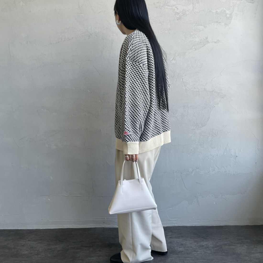 KELTY [ケルティ] 別注 クルーネック ジャガードニット [KE243W30IN02-JF] WHT/NVY &&モデル身長：156cm 着用サイズ：F&&