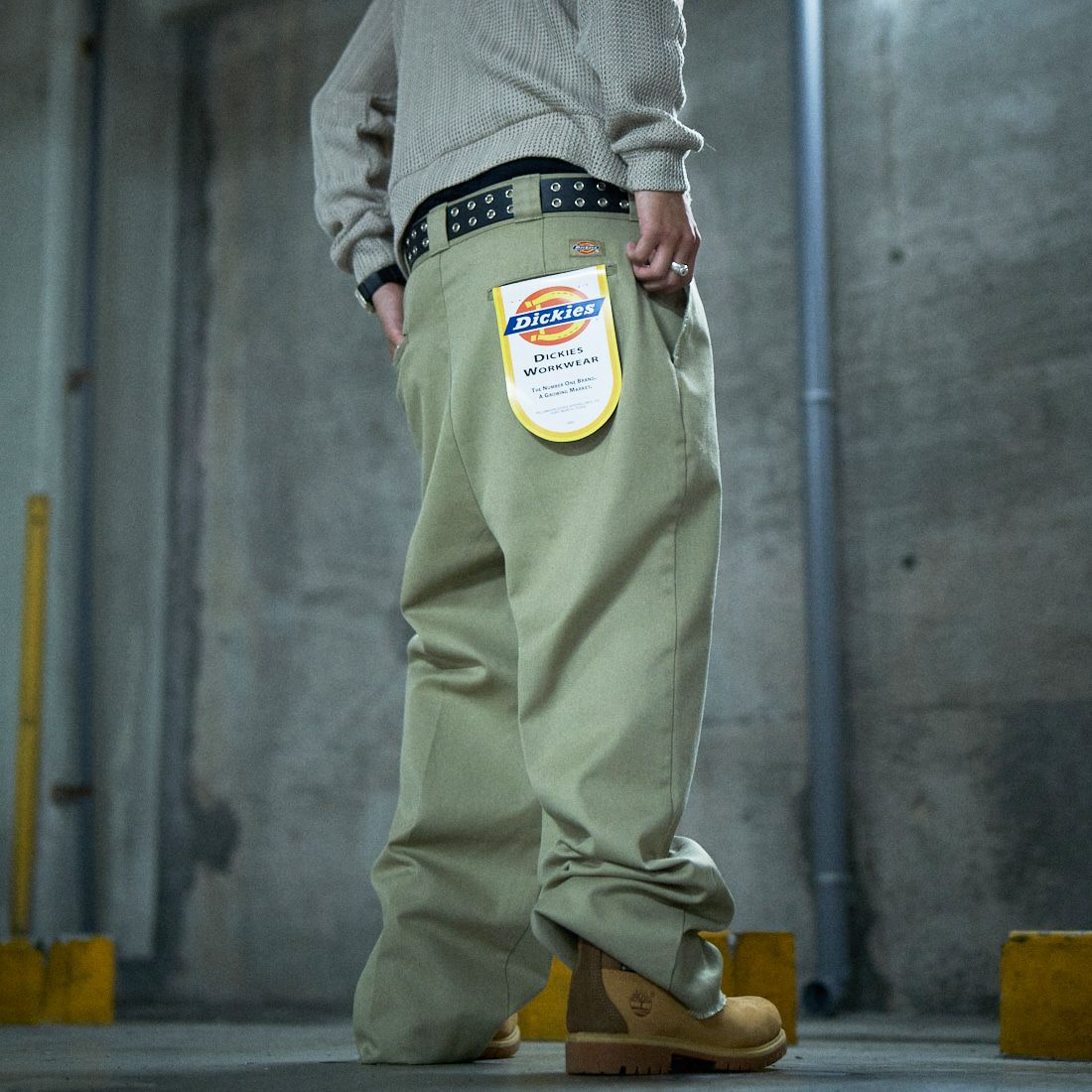 Dickies [ディッキーズ] 別注 ヴィンテージワークパンツ [243M40IN01-JF] KH KHAKI&&モデル身長：171cm 着用サイズ：XL&&