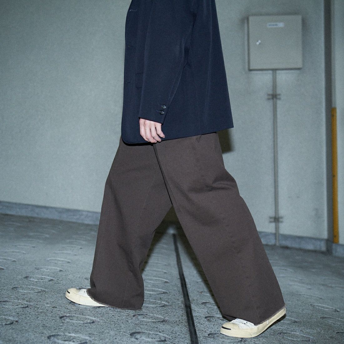 Dickies [ディッキーズ] 別注 ヴィンテージワークパンツ [243M40IN01-JF] DB DARK BR &&モデル身長：168cm 着用サイズ：XL&&