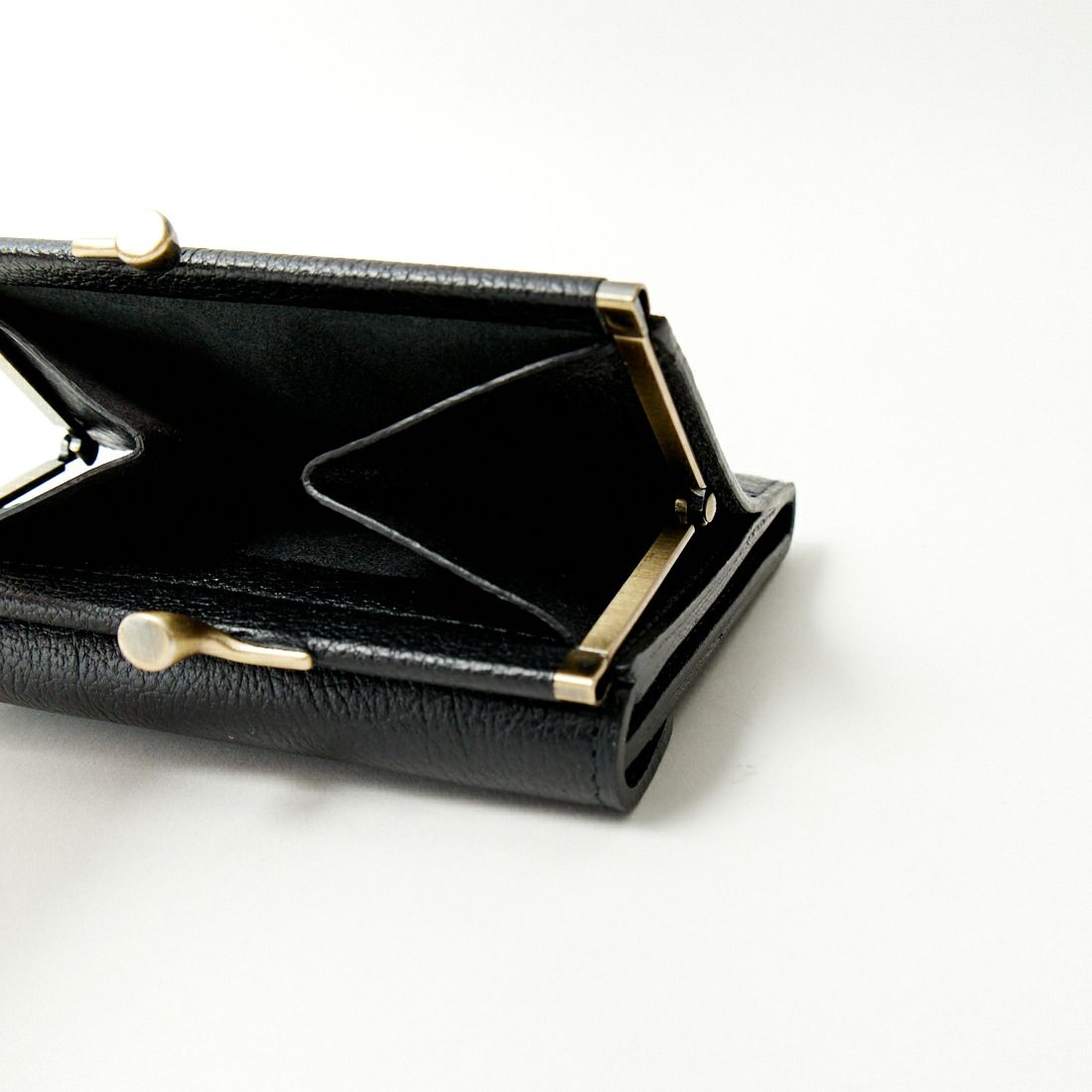 IL BISONTE [イルビゾンテ] レザーウォレット [411277] 35 ﾌﾞﾗｯｸ