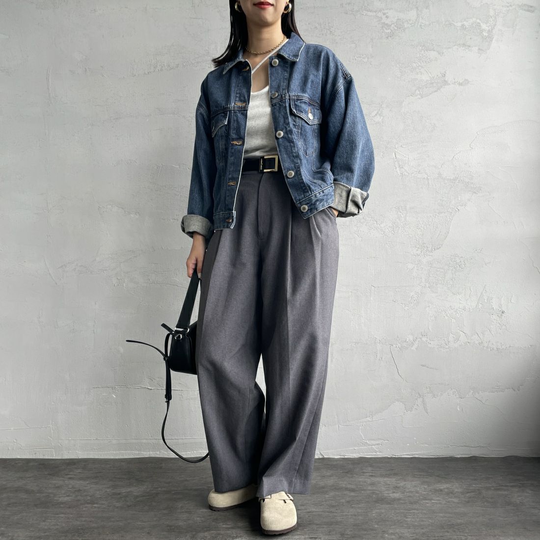 SOMETHING [サムシング] 別注 袖タック ショート丈デニムジャケット [SJF990-JF] 94 M.BLUE&&モデル身長：163cm 着用サイズ：F&&