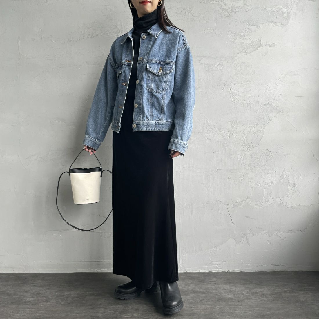 SOMETHING [サムシング] 別注 袖タック ショート丈デニムジャケット [SJF990-JF] 97 L.BLUE&&モデル身長：163cm 着用サイズ：F&&