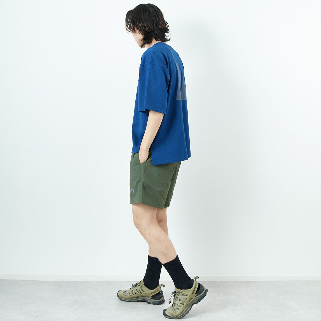 THRIFTY LOOK [スリフティールック] 別注 アーミープリントTシャツ [OE1401-JF] DBL &&モデル身長：179cm 着用サイズ：M&&