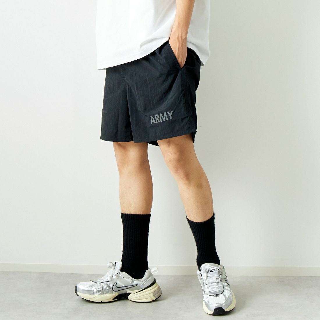THRIFTY LOOK [スリフティールック] 別注 アーミーショーツ [NSV-505-JF] ﾌﾞﾗｯｸ &&モデル身長：179cm 着用サイズ：M&&