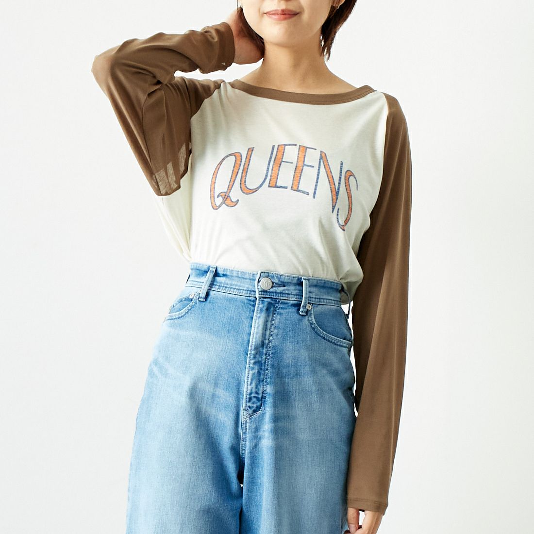 St.Johns 3rd club [セントジョンズサードクラブ] QUEENS シアーTシャツ [SJ24-13] OFF/TAUPE &&モデル身長：167cm 着用サイズ：F&&