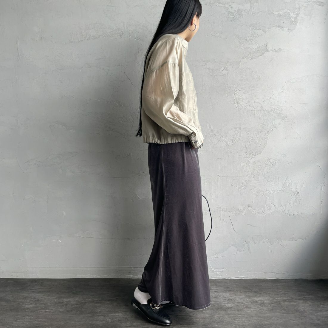By/m [バイエム] ベロアフレアスカート [24132053] 07 GRAY &&モデル身長：156cm 着用サイズ：F&&