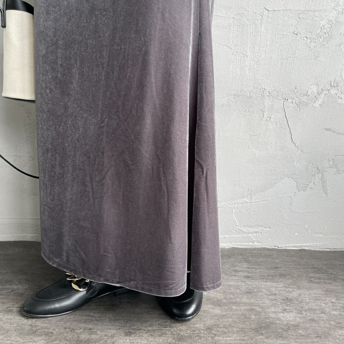 By/m [バイエム] ベロアフレアスカート [24132053] 07 GRAY &&モデル身長：156cm 着用サイズ：F&&