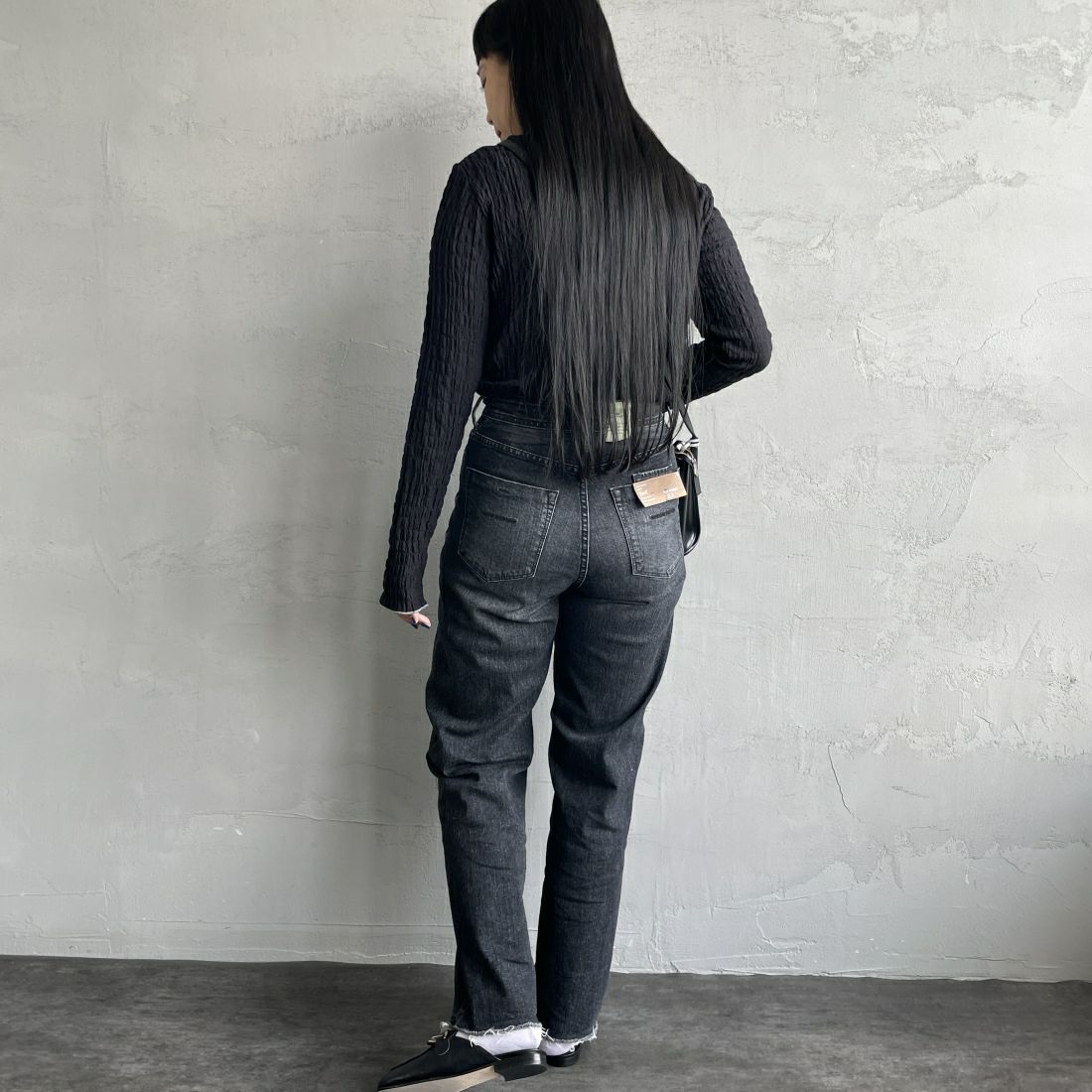 By/m [バイエム] 2WAYシャーリングカットソー [24132018] 09 BLACK &&モデル身長：156cm 着用サイズ：F&&