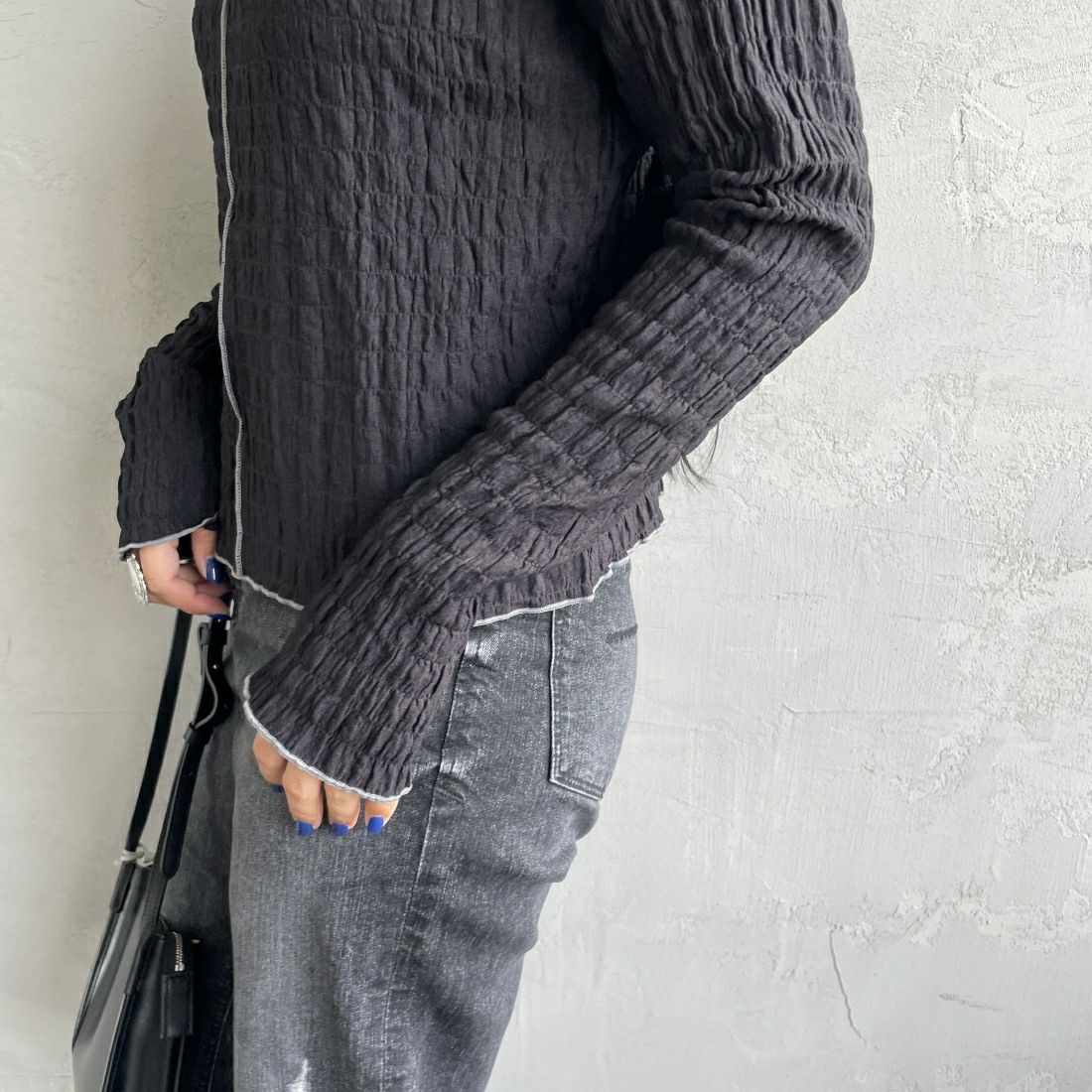 By/m [バイエム] 2WAYシャーリングカットソー [24132018] 09 BLACK &&モデル身長：156cm 着用サイズ：F&&
