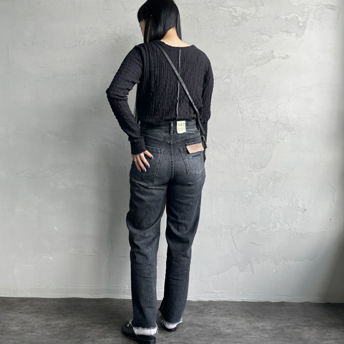 By/m [バイエム] 2WAYシャーリングカットソー [24132018] 09 BLACK &&モデル身長：156cm 着用サイズ：F&&