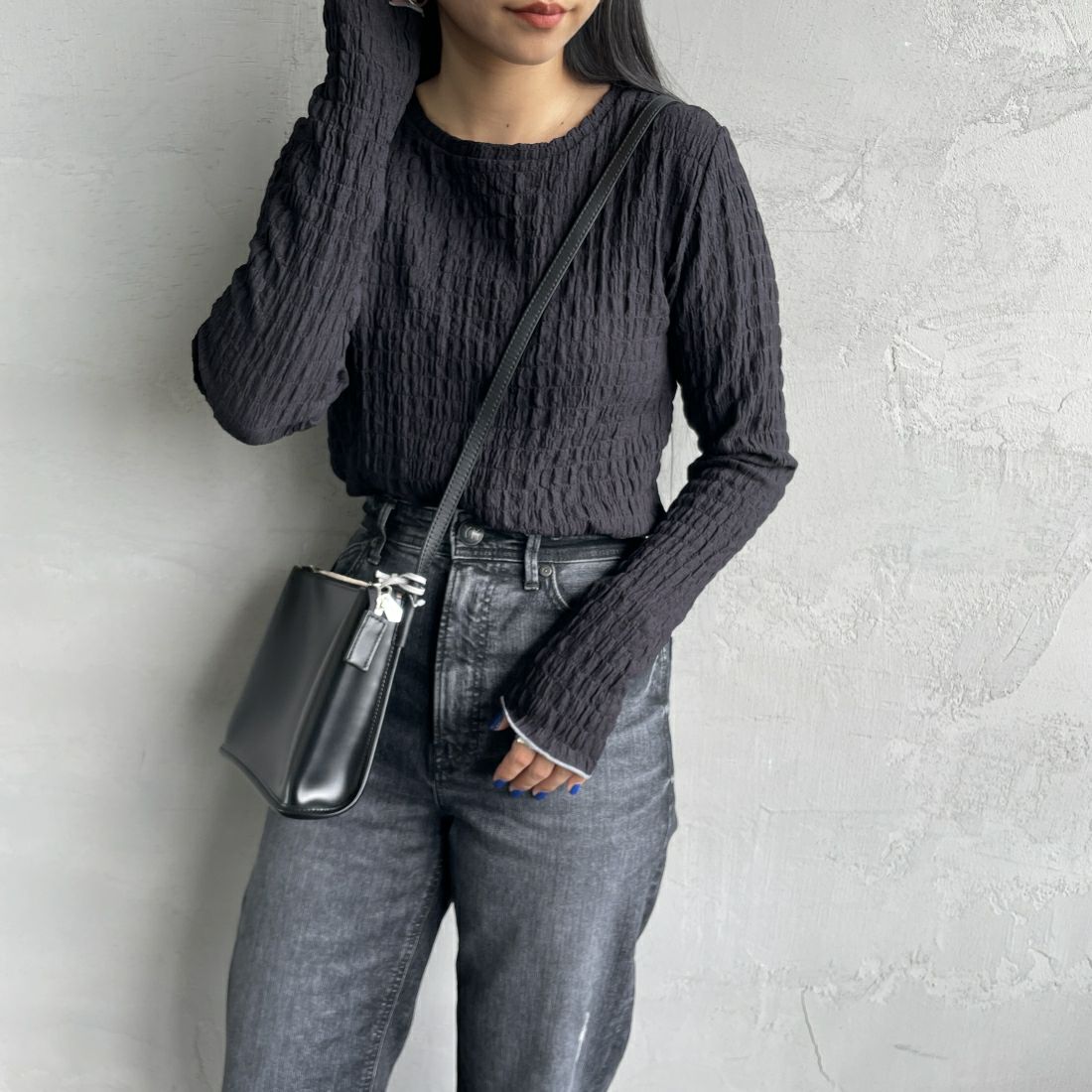 By/m [バイエム] 2WAYシャーリングカットソー [24132018] 09 BLACK &&モデル身長：156cm 着用サイズ：F&&