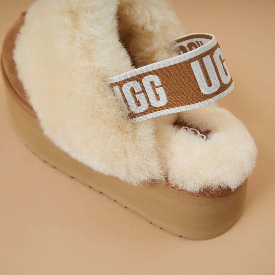 UGG [アグ] ファンケット [1113474] CHESTNUT
