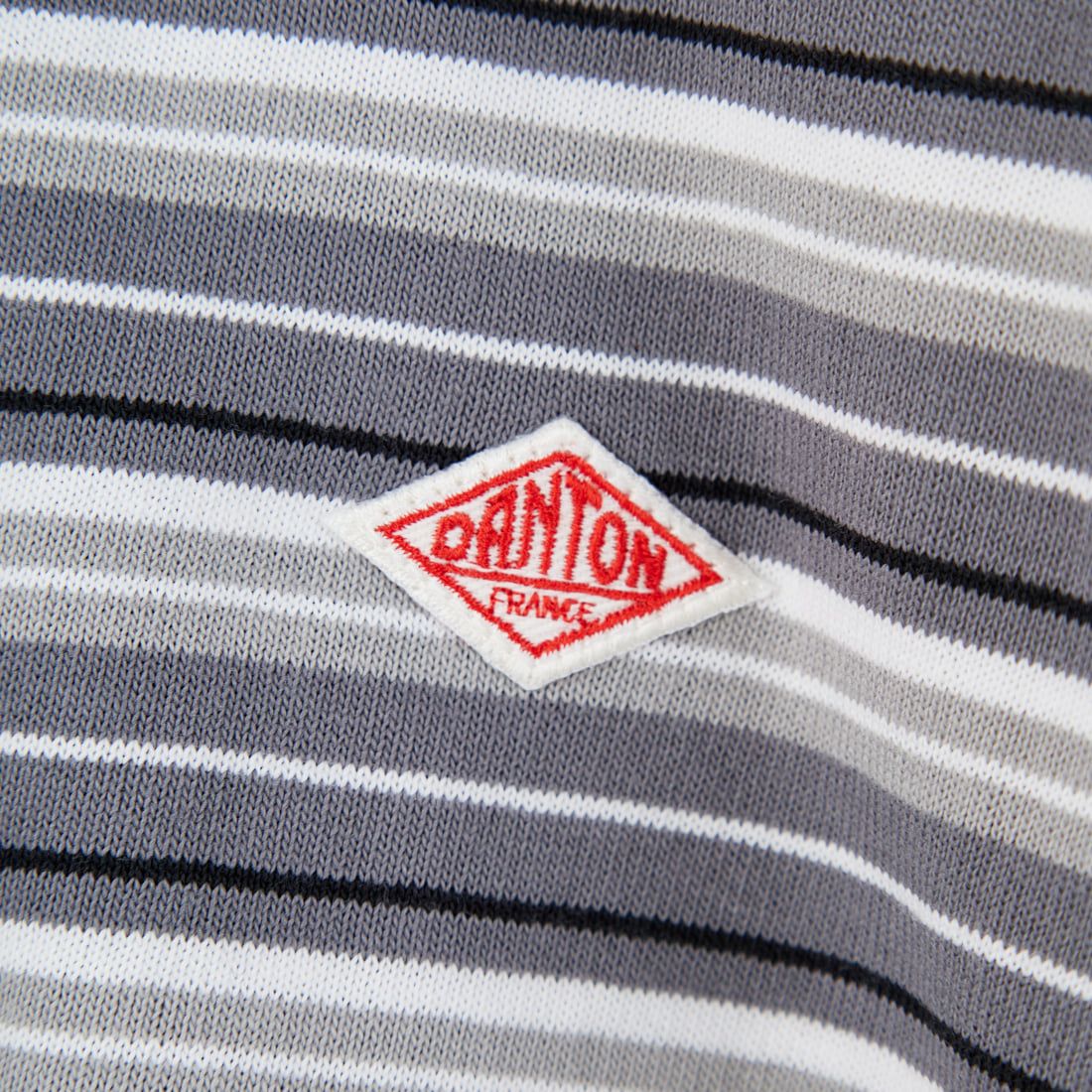 DANTON [ダントン] スDANTON [ダントン] ストライプ スウェットTシャツ [DT-C0204TCB] GRY/WHT MLトライプ スウェットTシャツ [DT-C0204TCB] BLACK/WHIT&&モデル身長：168cm 着用サイズ：L&&