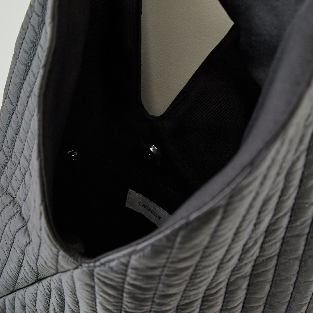 CACHELLIE [カシェリエ] トライアングル ステッチトート [C8507] BLACK
