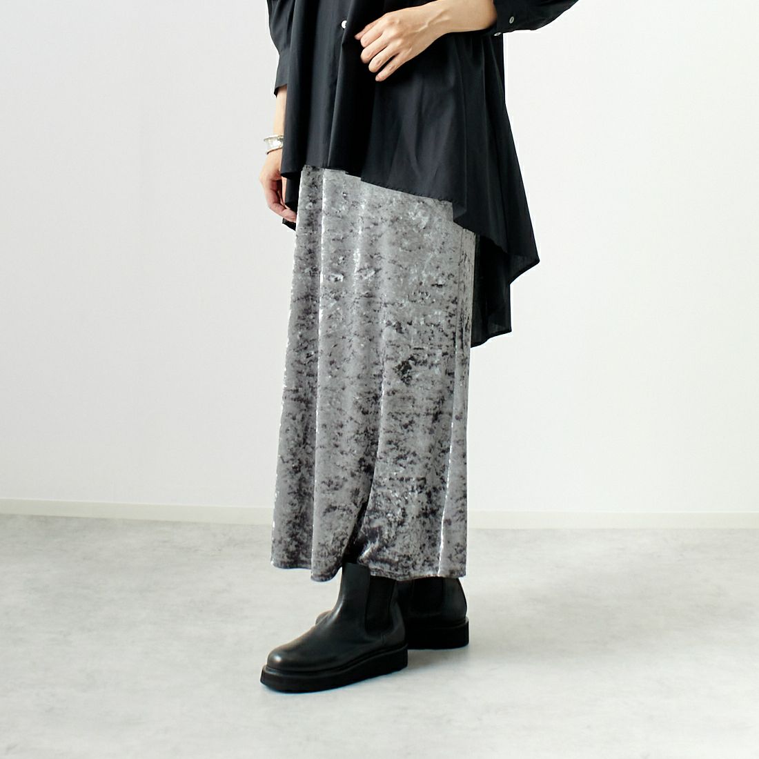 CLOCHE [クロシェ] クラッシュベロアスカート [45286527] ﾁｬｺｰﾙ &&モデル身長：167cm 着用サイズ：2&&