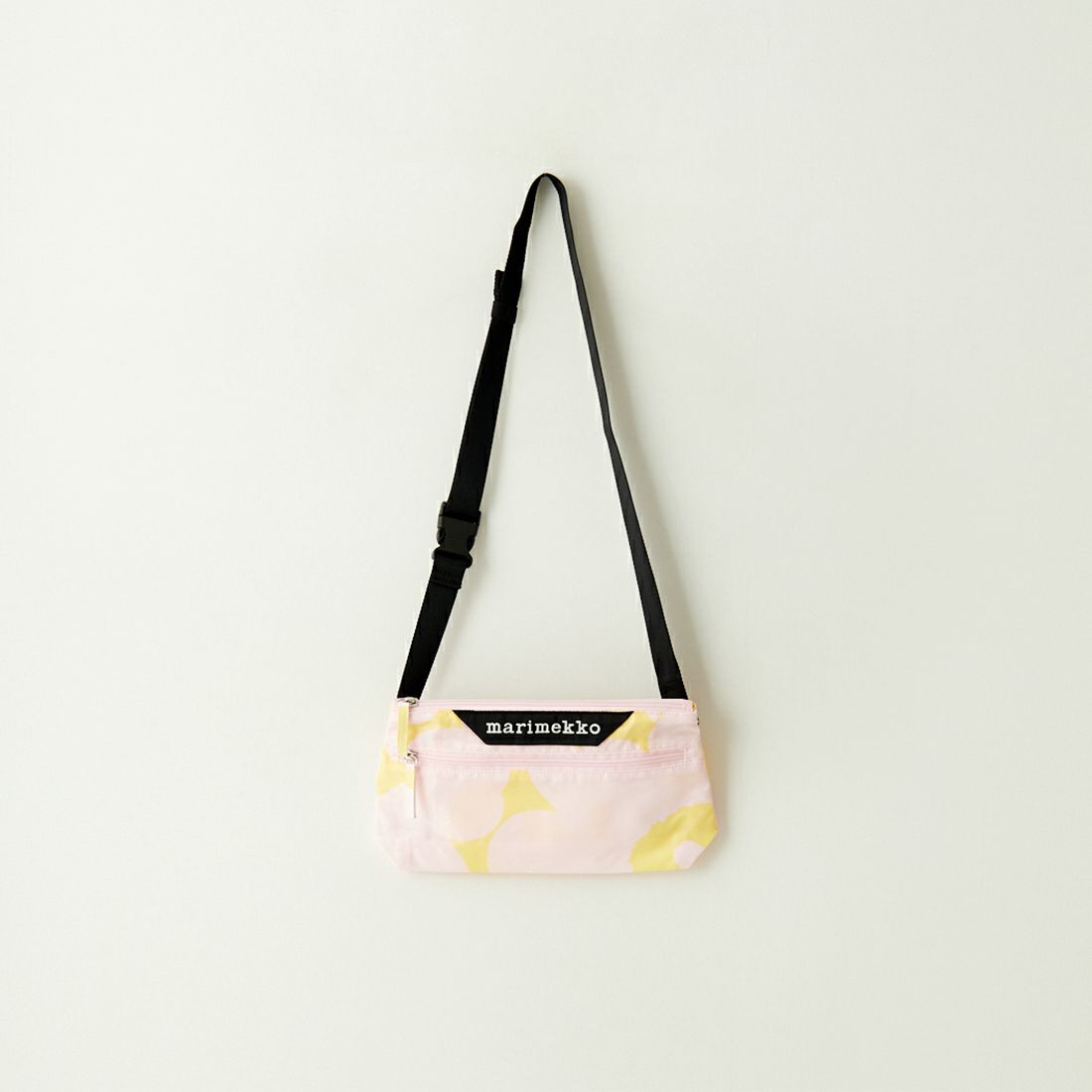 marimekko [マリメッコ] Neat Crossbody Unikko S ショルダーバッグ  [52244-2-93401]｜ジーンズファクトリー公式通販サイト - JEANS FACTORY Online Shop