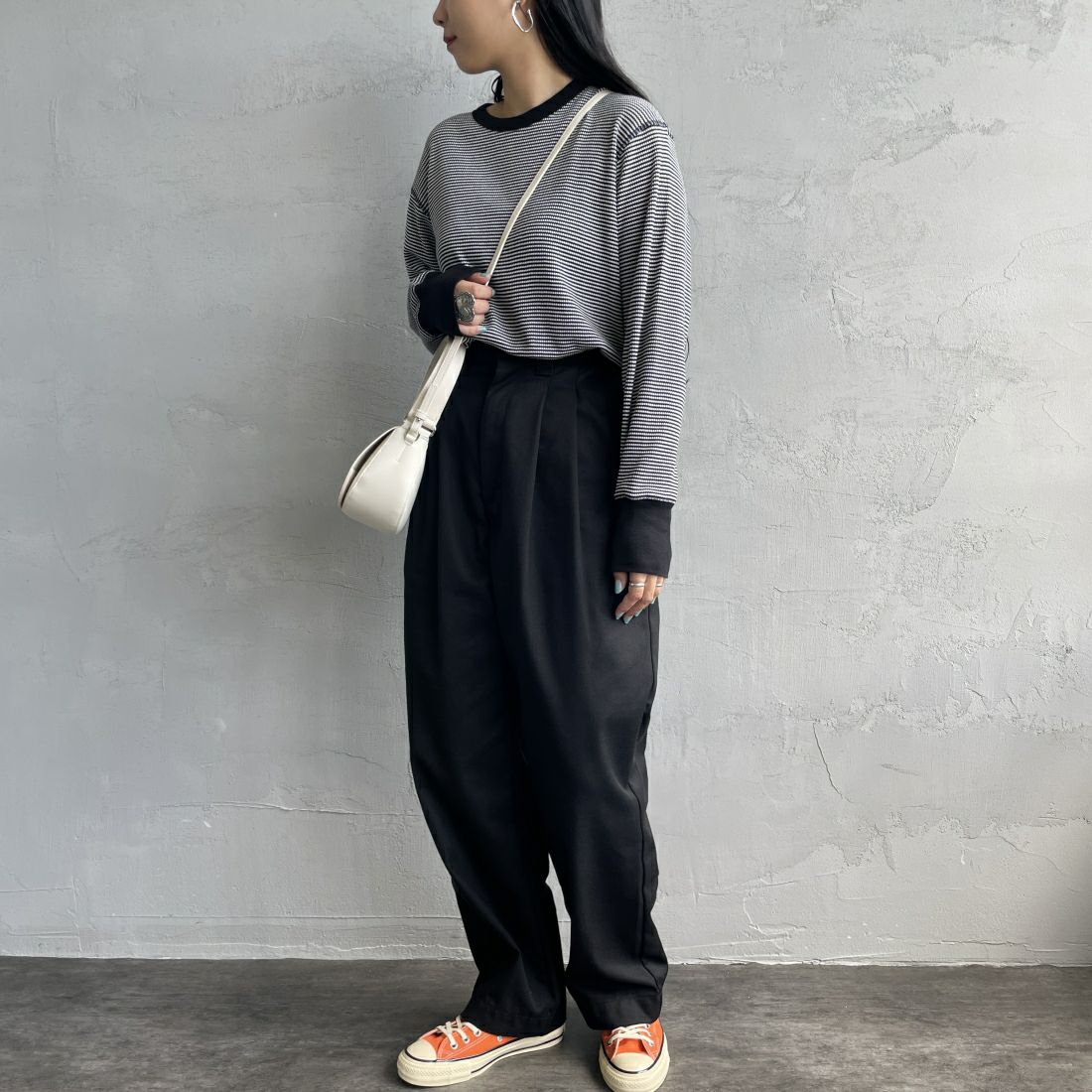 Health knit [ヘルスニット] 別注 クルーネック ワッフルボーダーカットソー [HR24F-L021IN-JF] BLK/OFF BD &&モデル身長：156cm 着用サイズ：F&&
