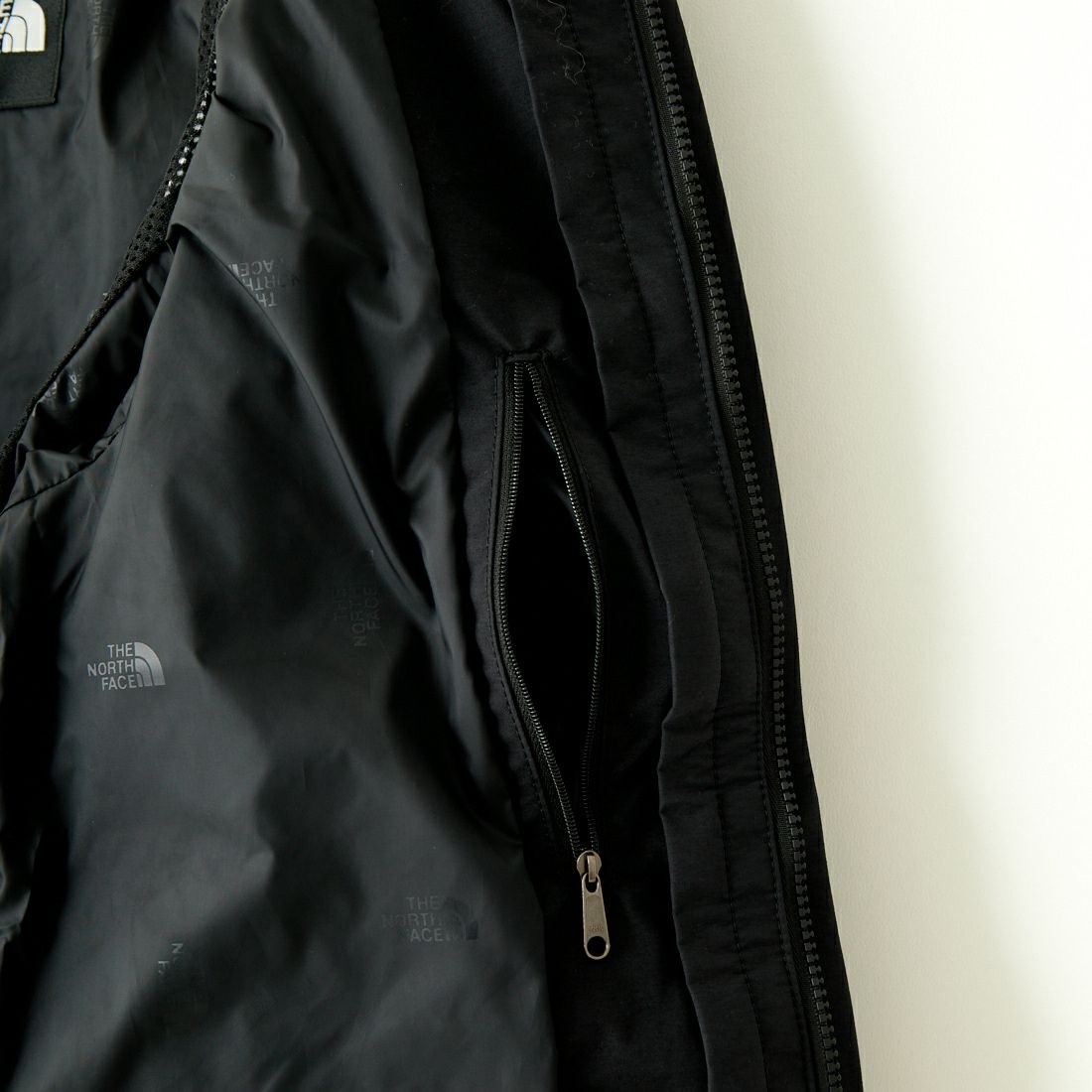 THE NORTH FACE [ザ ノースフェイス] マウンテンライトジャケット [NP62450] K