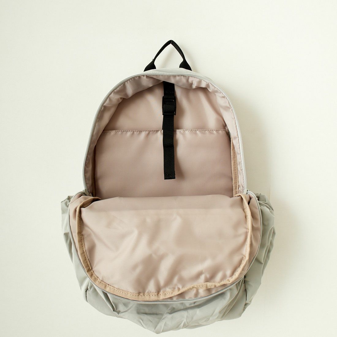 emmi [エミ] エコ撥水ギャザーボディーバックパック [13WGB239304