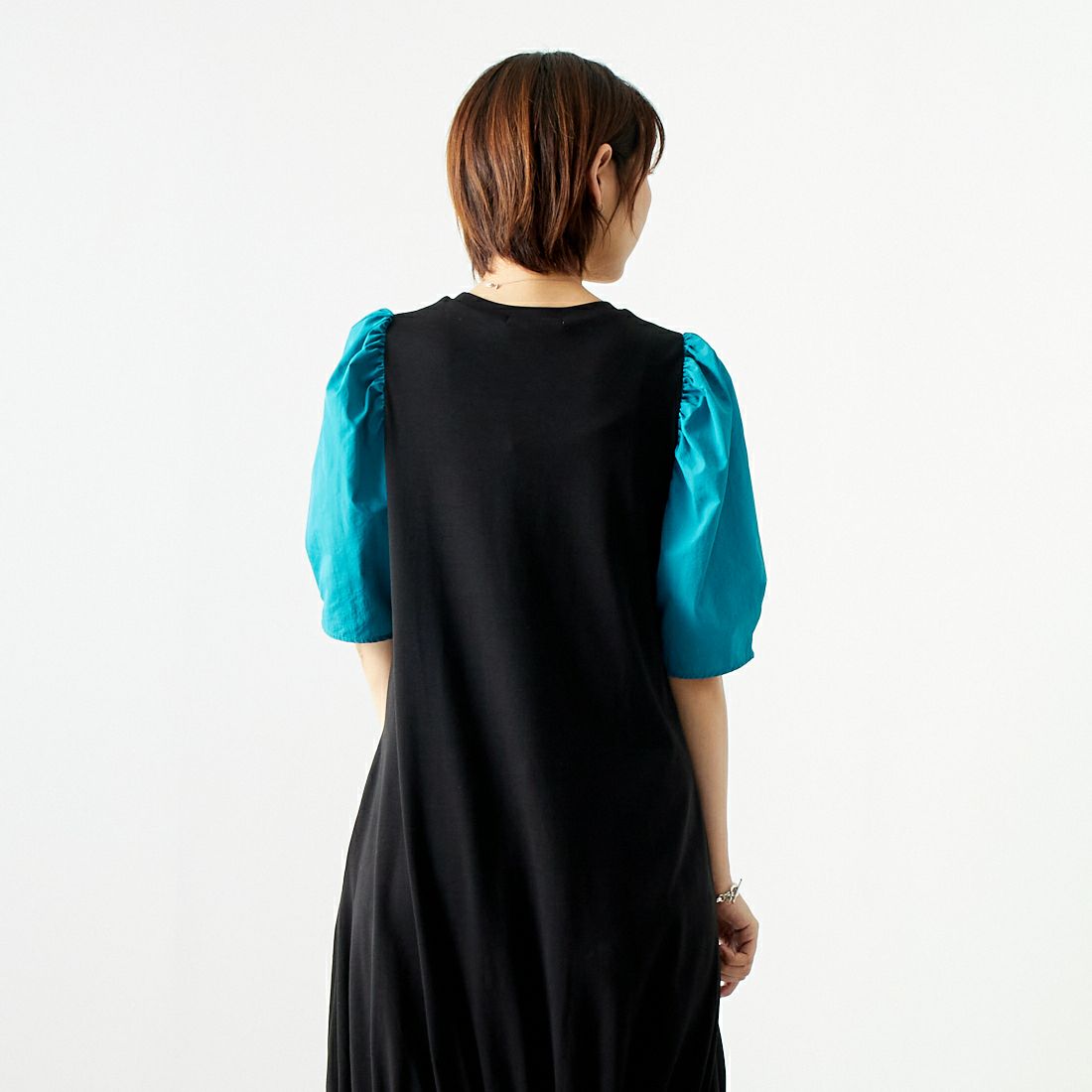 Jeans Factory Clothes [ジーンズファクトリークローズ] スムースタフタスリーブカットワンピース [7445328] BLACK &&モデル身長：167cm 着用サイズ：F&&