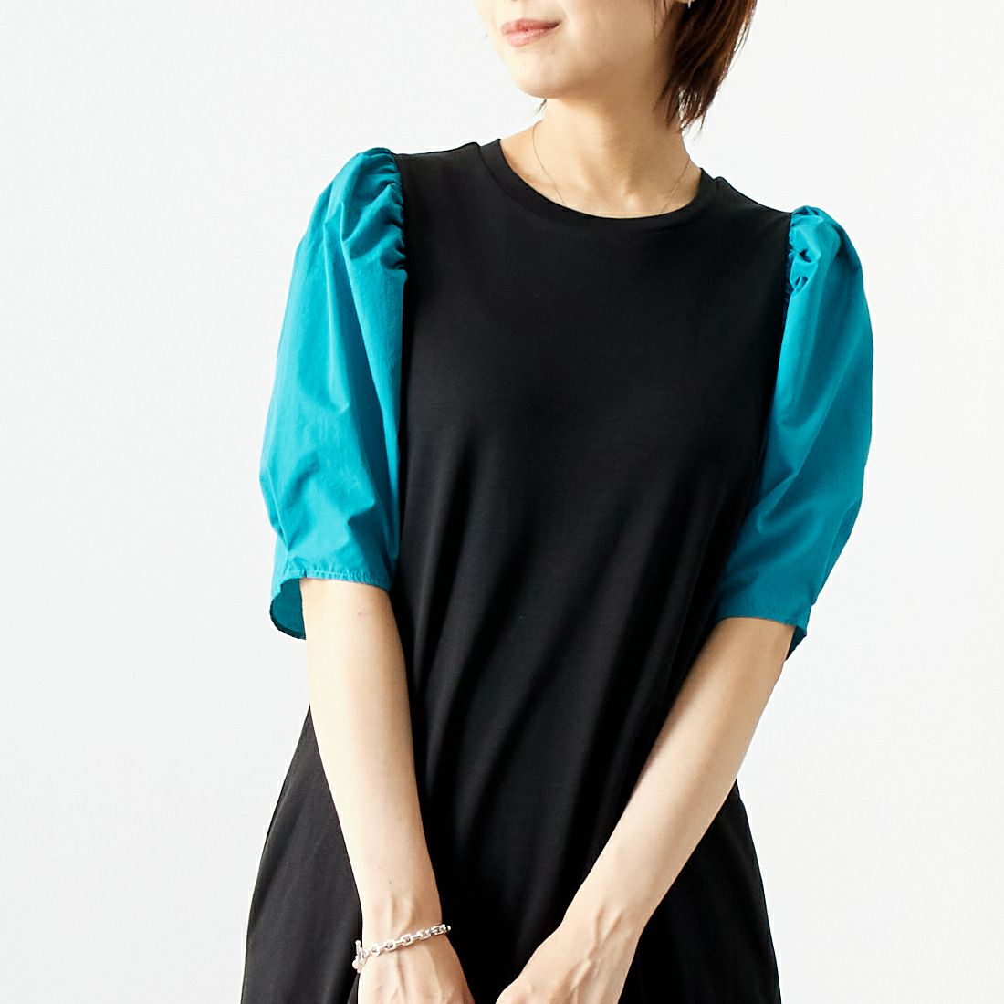 Jeans Factory Clothes [ジーンズファクトリークローズ] スムースタフタスリーブカットワンピース [7445328] BLACK &&モデル身長：167cm 着用サイズ：F&&