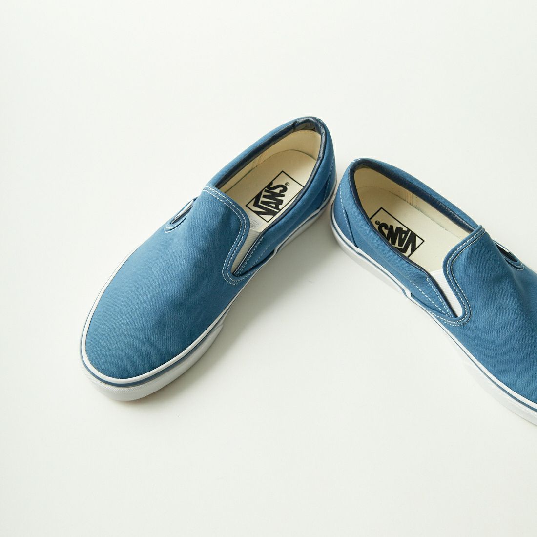 VANS [バンズ] クラシックスリッポン [VN000EYENVY] NAVY