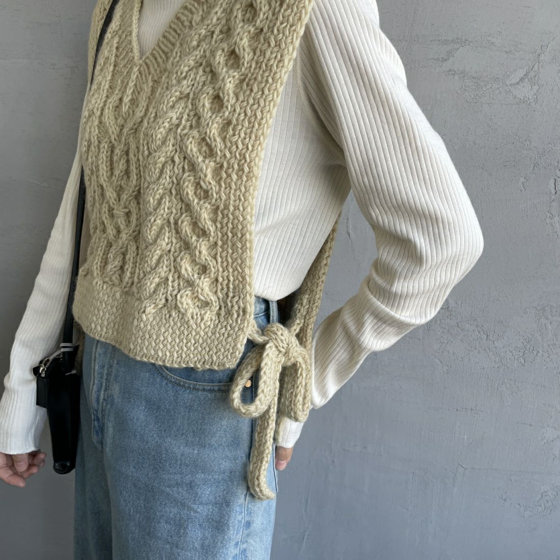 NEPAL HAND KNIT [ネパールハンドニット] 別注 ハンドニット サイドリボンベスト [NHK-DW-24FW3IN-JF] IVORY