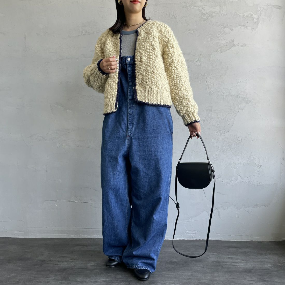 NEPAL HAND KNIT [ネパールハンドニット] 別注 ハンドニット スラブパイピングカーディガン [NHK-DW-24FW10IN-JF] IVORY &&モデル身長：163cm 着用サイズ：F&&