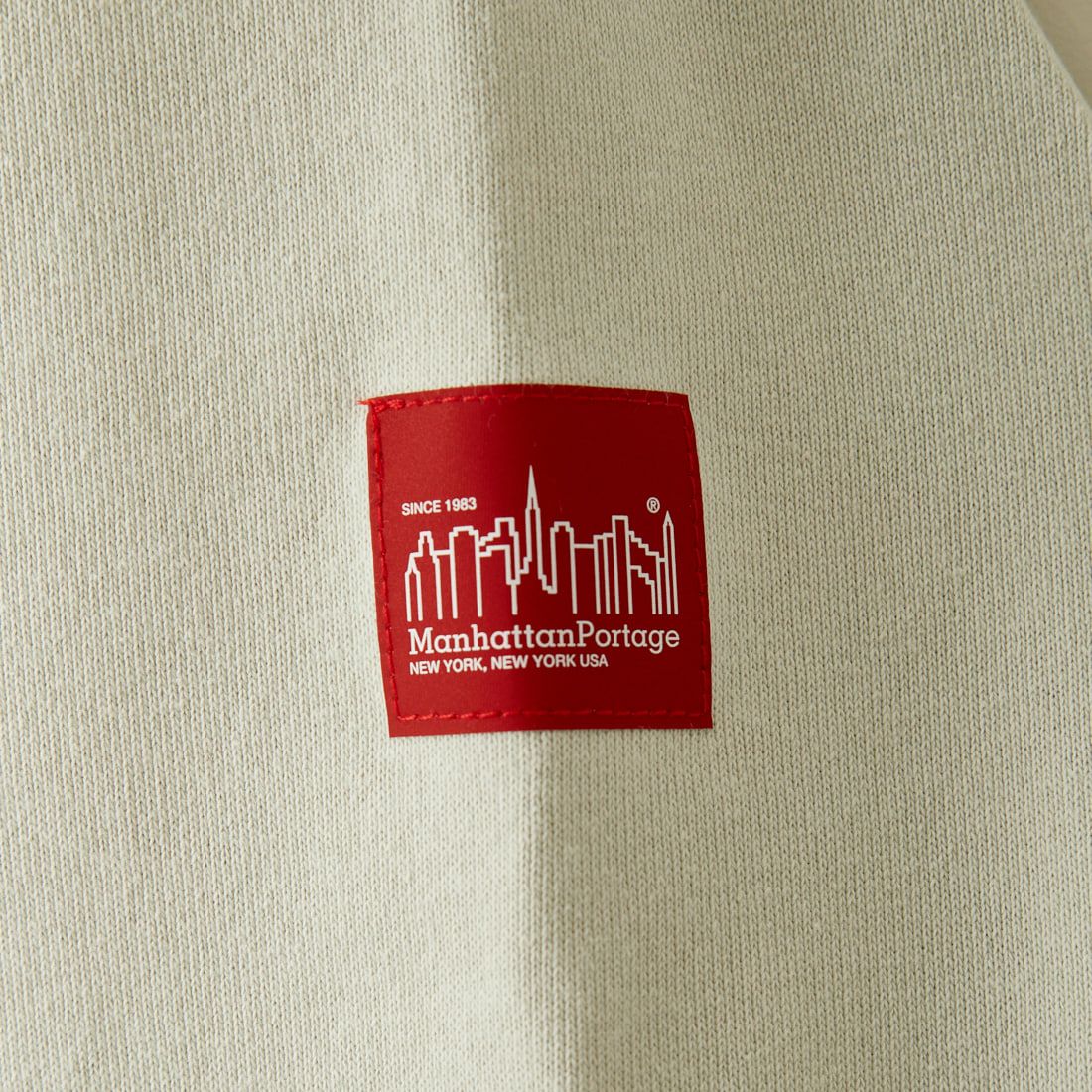 MANHATTAN PORTAGE [マンハッタンポーテージ] 別注 フードロゴ刺繍 スウェットパーカー [23FWMP-IN42-JF] GRAY