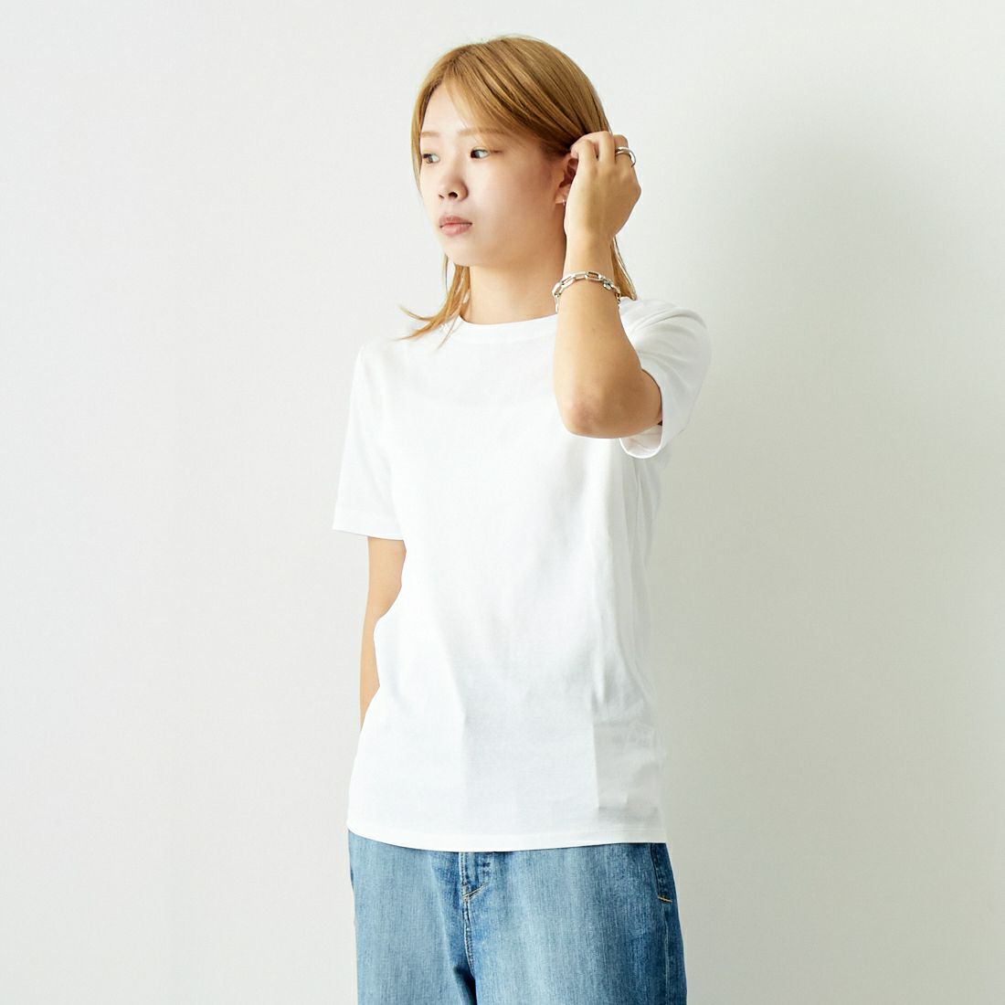 MICA&DEAL [マイカアンドディール] ハイツイストクルーネックプルオーバー [0124309180] WHITE &&モデル身長：167cm 着用サイズ：F&&