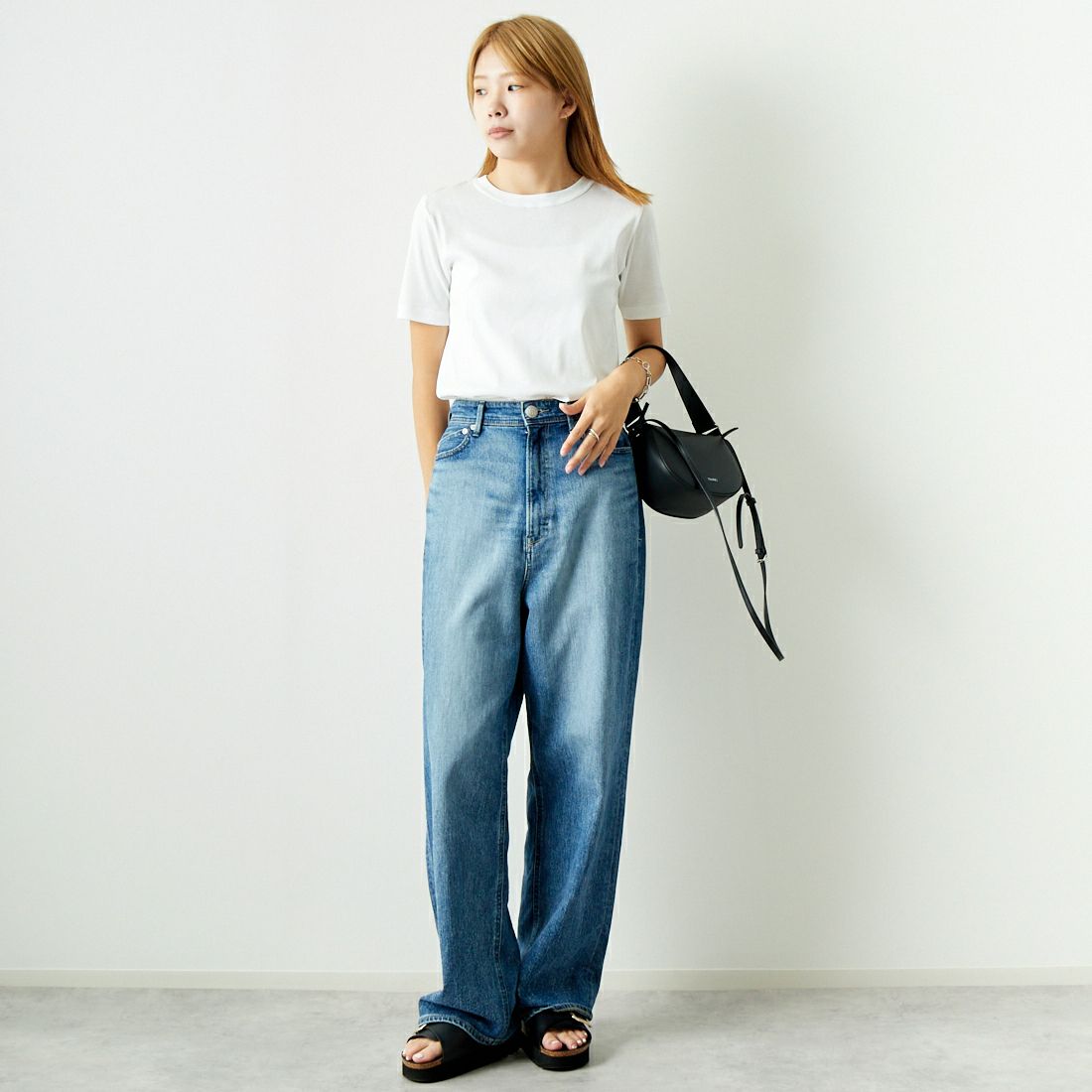 MICA&DEAL [マイカアンドディール] ハイツイストクルーネックプルオーバー [0124309180] WHITE &&モデル身長：167cm 着用サイズ：F&&