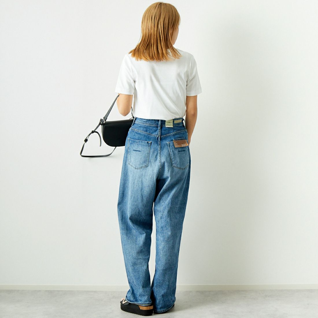 MICA&DEAL [マイカアンドディール] ハイツイストクルーネックプルオーバー [0124309180] WHITE &&モデル身長：167cm 着用サイズ：F&&